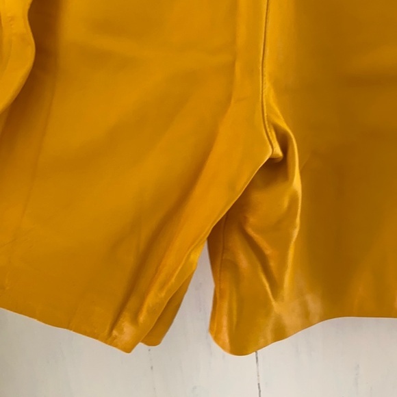 Vintage 80s high waist very soft leather shorts - Picture 9 of 15